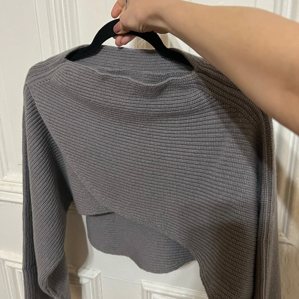 Beautiful Lattelier Cropped Sweater - Picture 7 of 7
